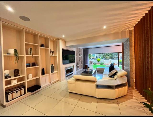 4 BEDROOM HOUSE FOR SALE IN MIDSTREAM HILL